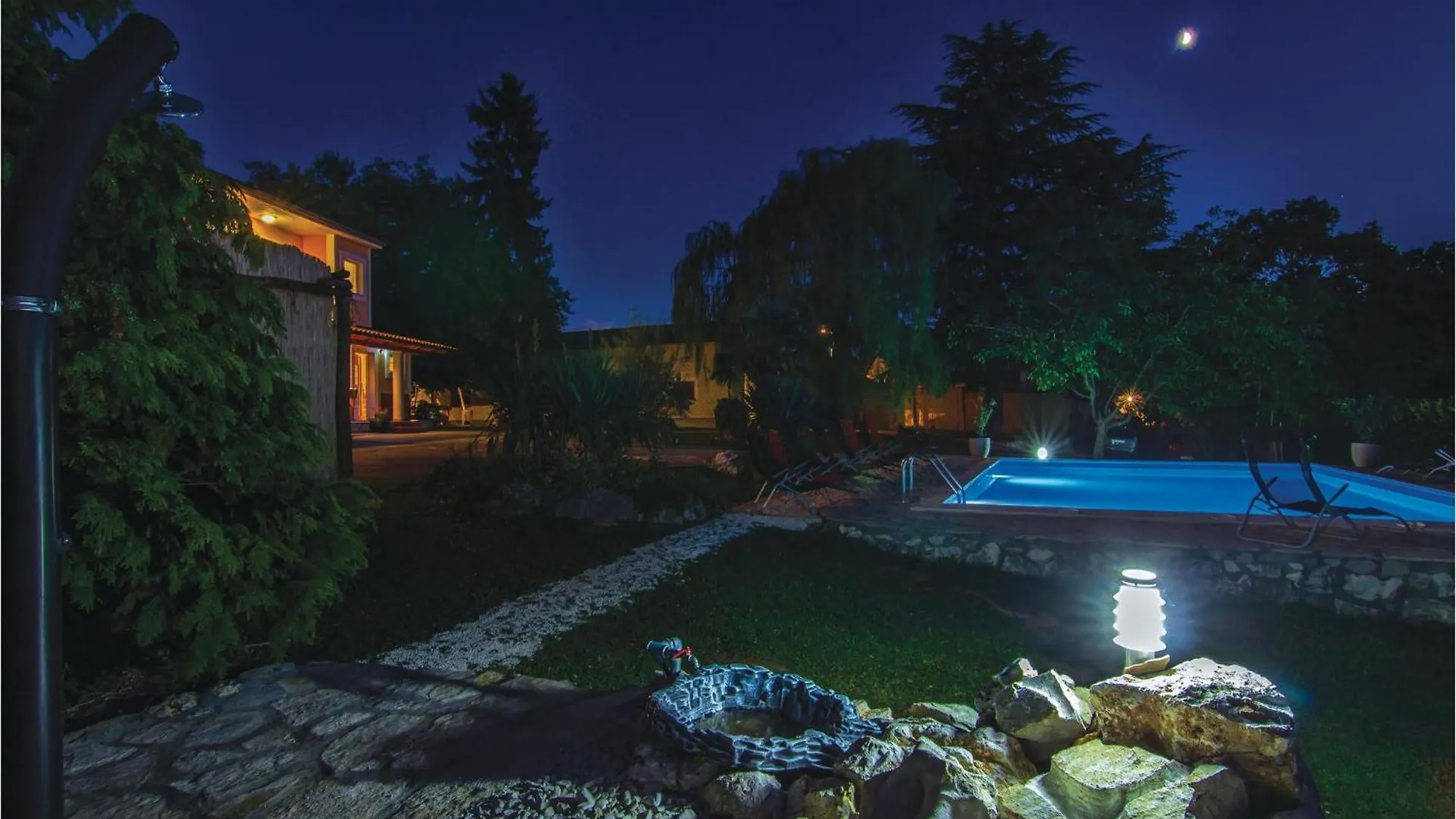 Pet Friendly Home In Pazin With Jacuzzi Holiday home Heki