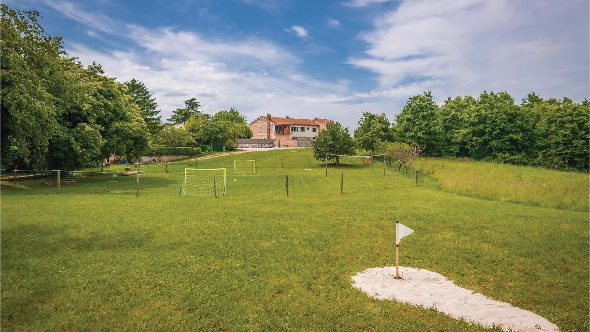 Pet Friendly Home In Pazin With Jacuzzi 0*, Heki