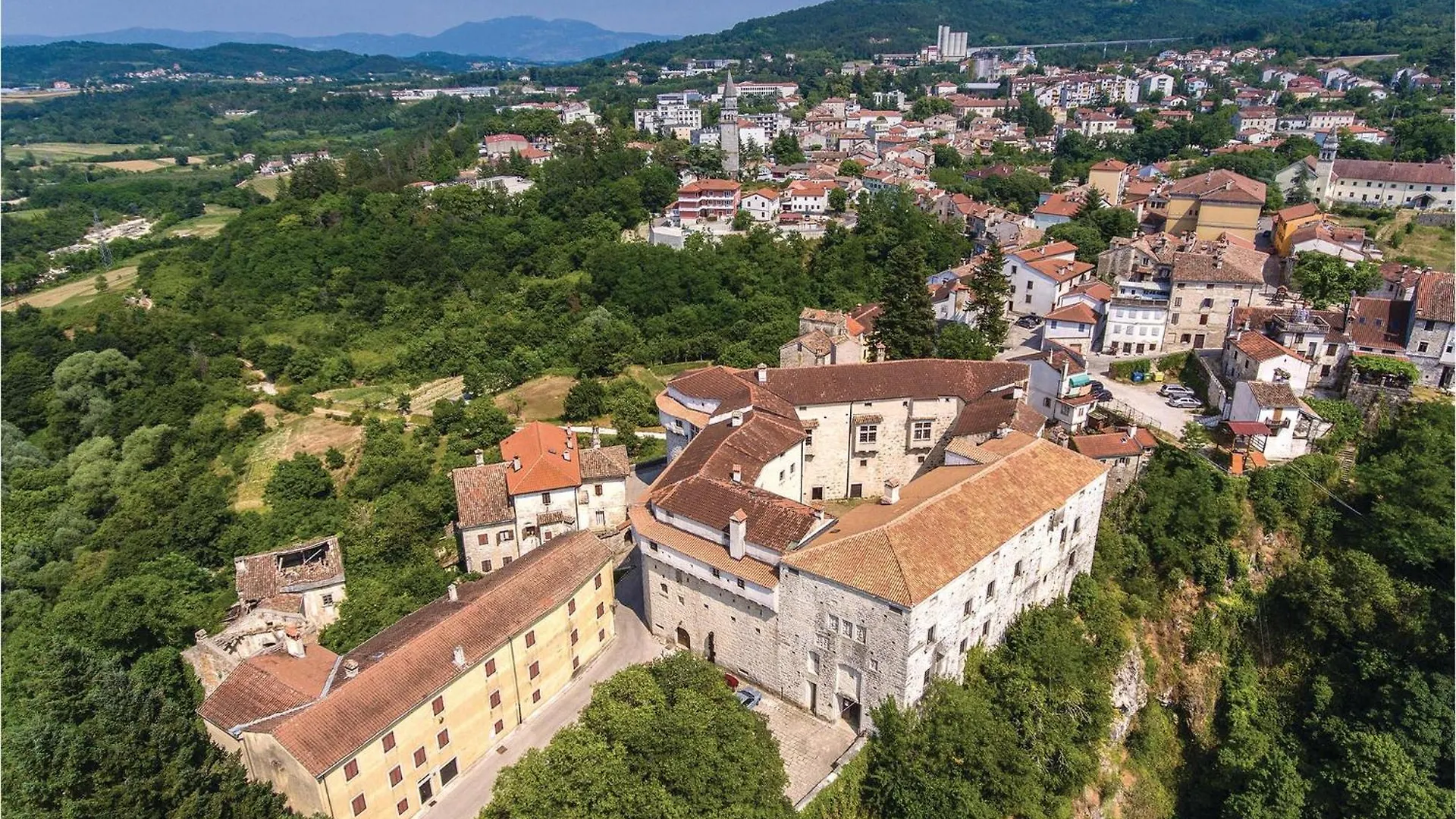 Pet Friendly Home In Pazin With Jacuzzi 0*, Heki Croatia