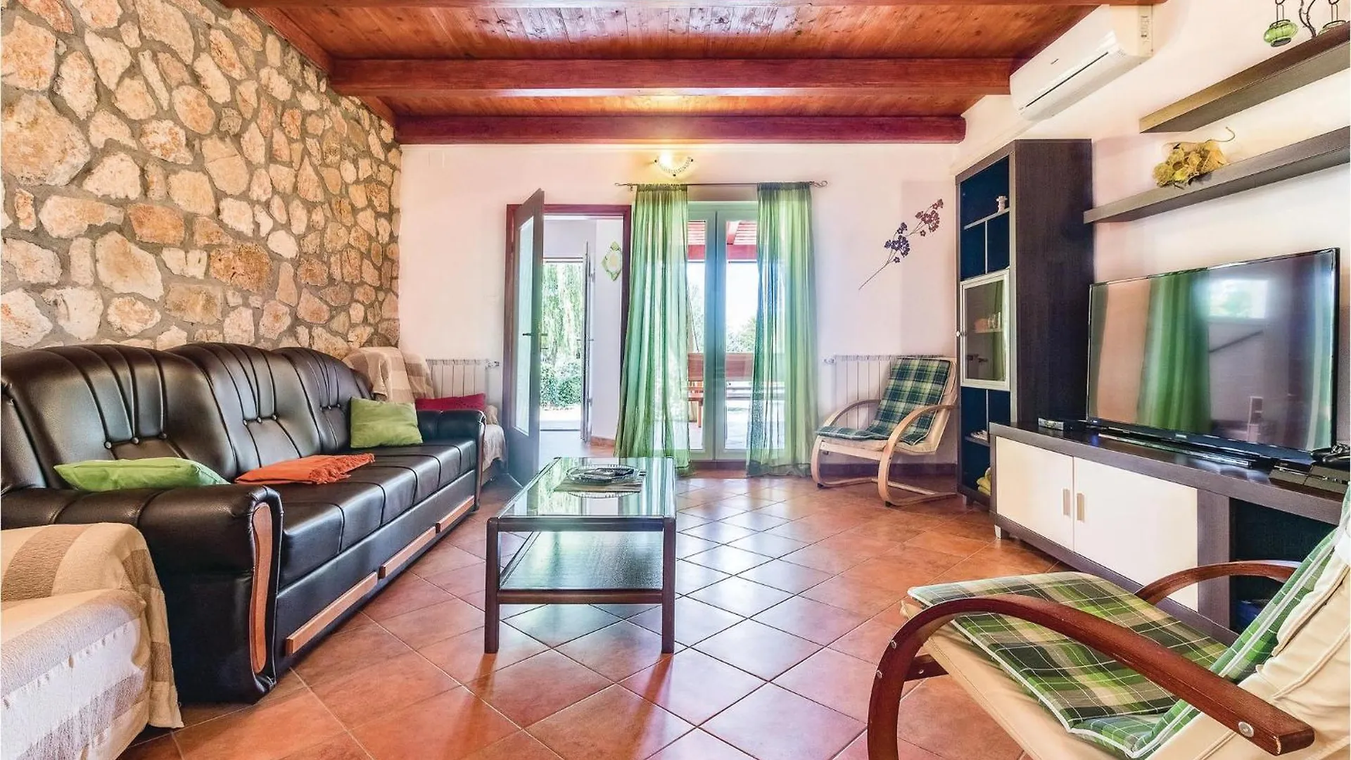 Pet Friendly Home In Pazin With Jacuzzi Croatia